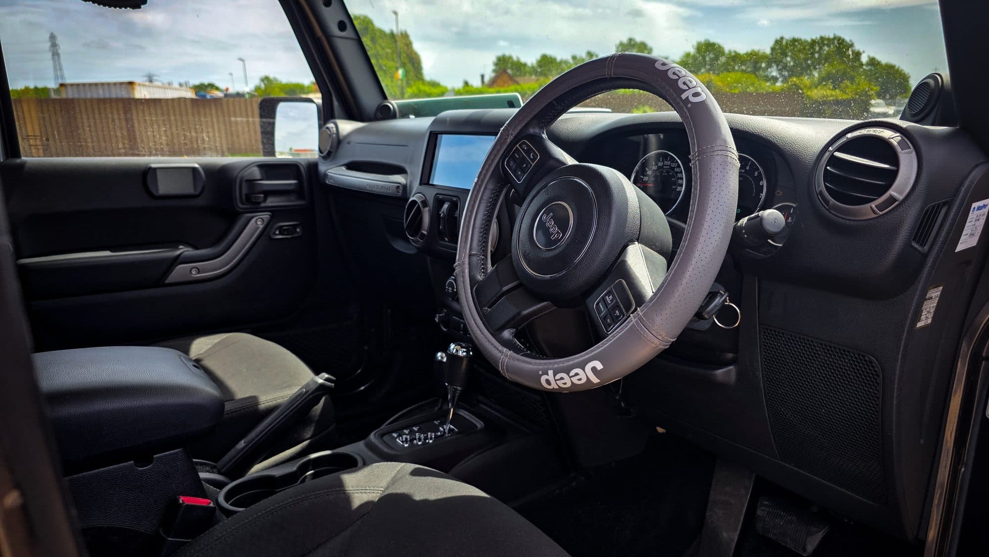 Jeep Wrangler 3.6 V6 JK Edition SUV 4dr Petrol Auto 4WD Euro 6 (280 bhp) — frame 36 of 62