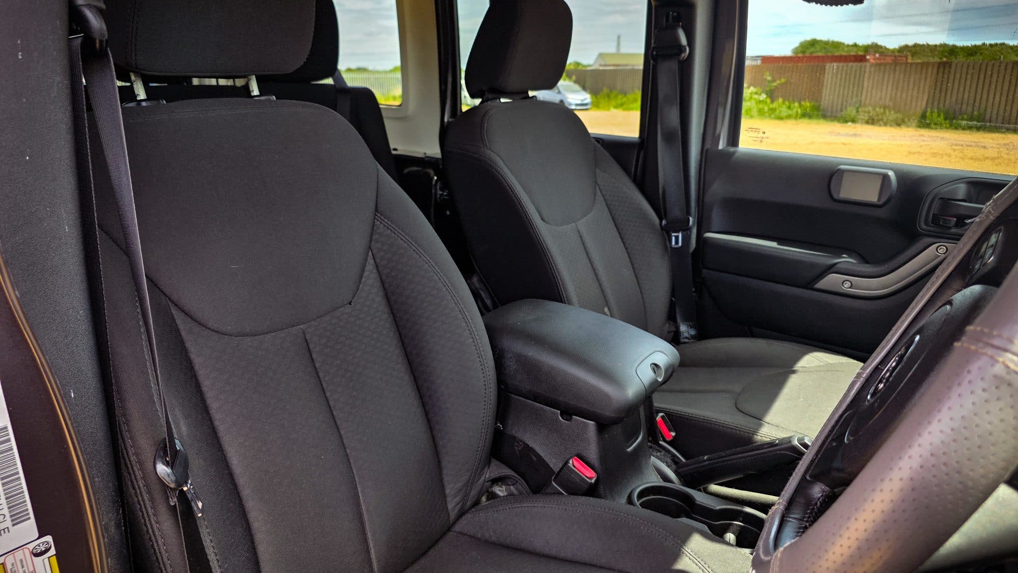Jeep Wrangler 3.6 V6 JK Edition SUV 4dr Petrol Auto 4WD Euro 6 (280 bhp) — frame 37 of 62