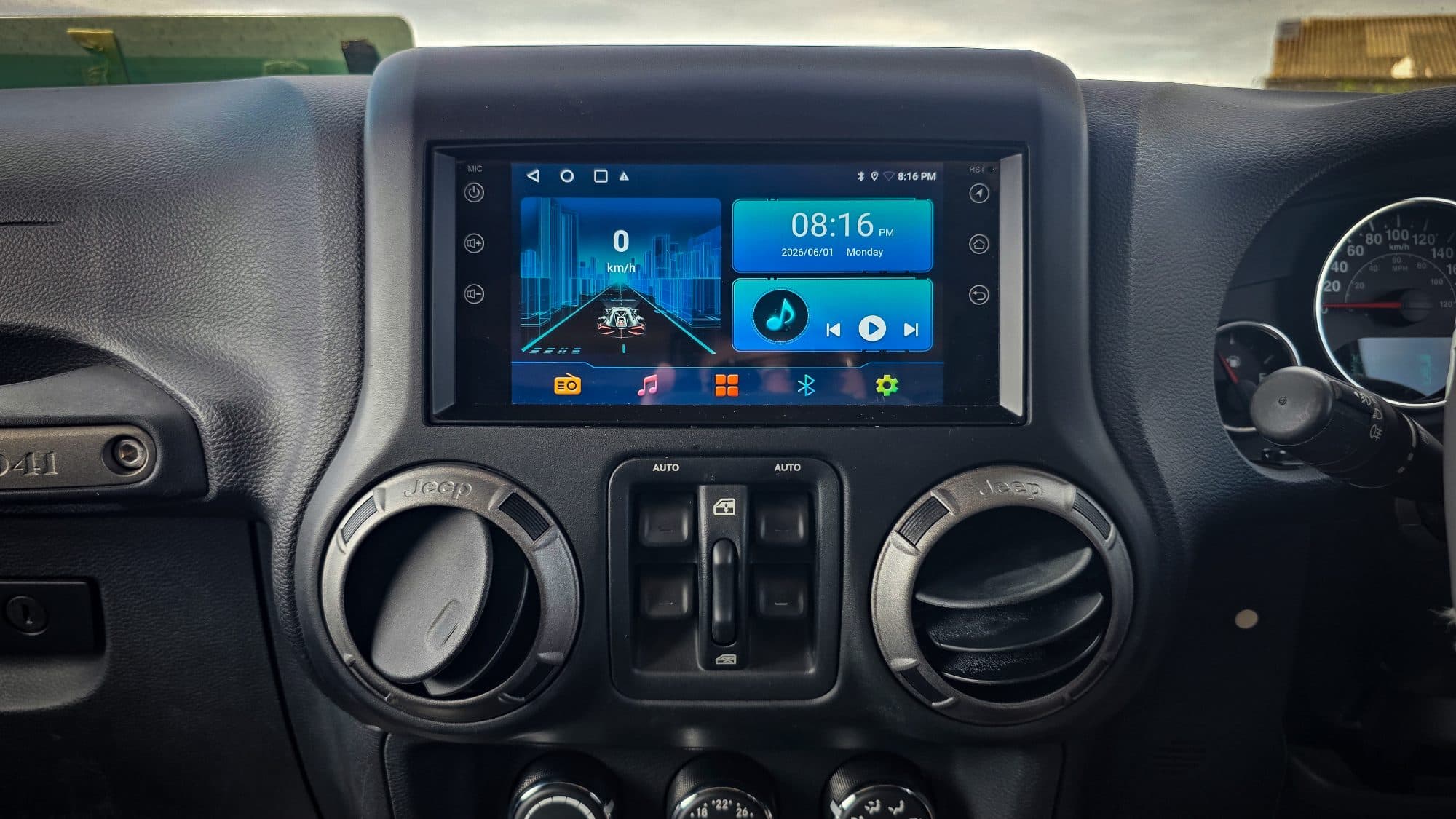 Jeep Wrangler 3.6 V6 JK Edition SUV 4dr Petrol Auto 4WD Euro 6 (280 bhp) — frame 38 of 62