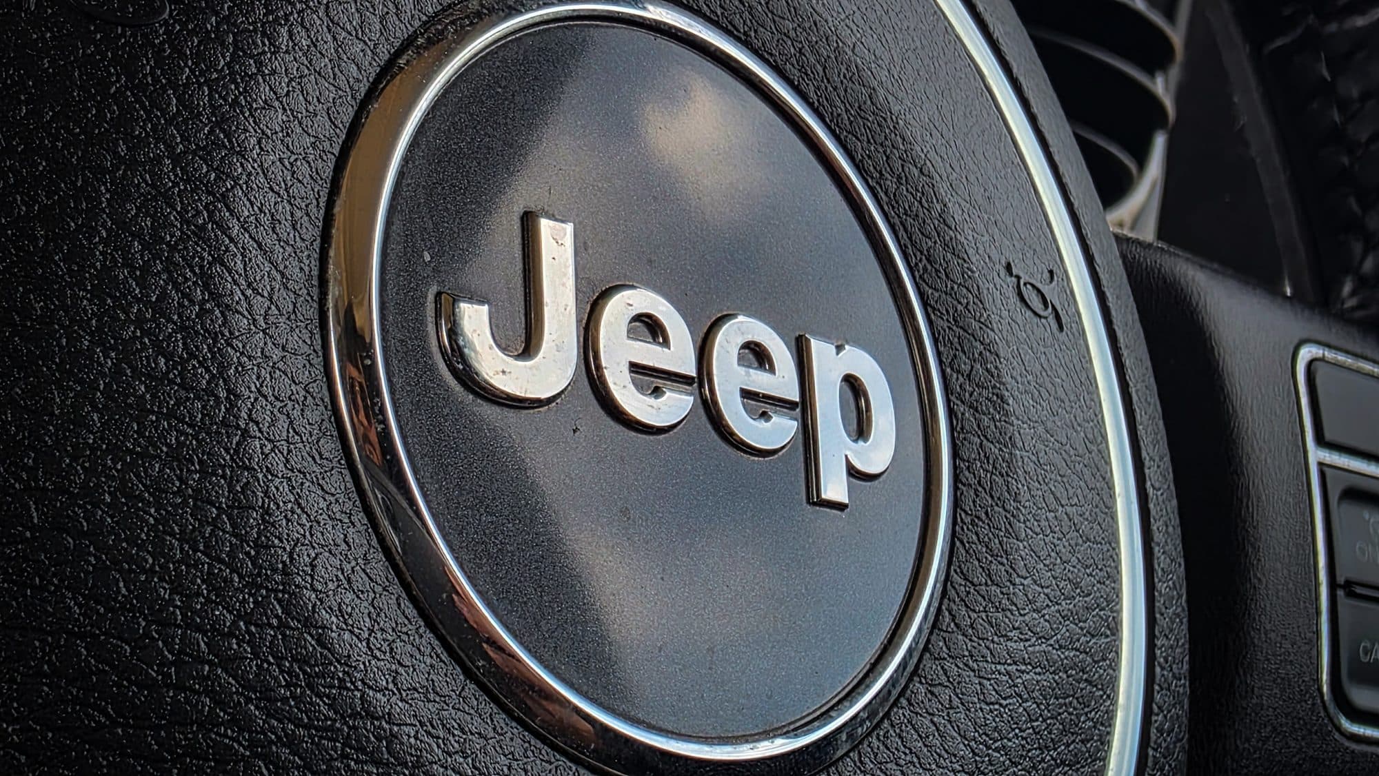 Jeep Wrangler 3.6 V6 JK Edition SUV 4dr Petrol Auto 4WD Euro 6 (280 bhp) — frame 42 of 62