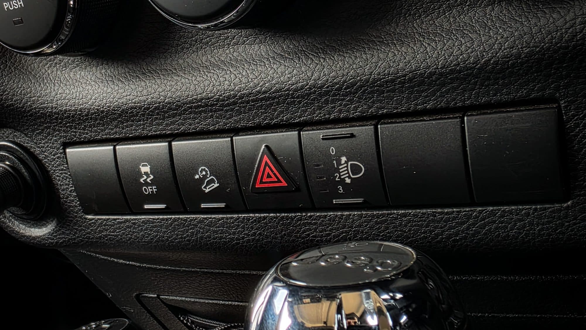 Jeep Wrangler 3.6 V6 JK Edition SUV 4dr Petrol Auto 4WD Euro 6 (280 bhp) — frame 44 of 62