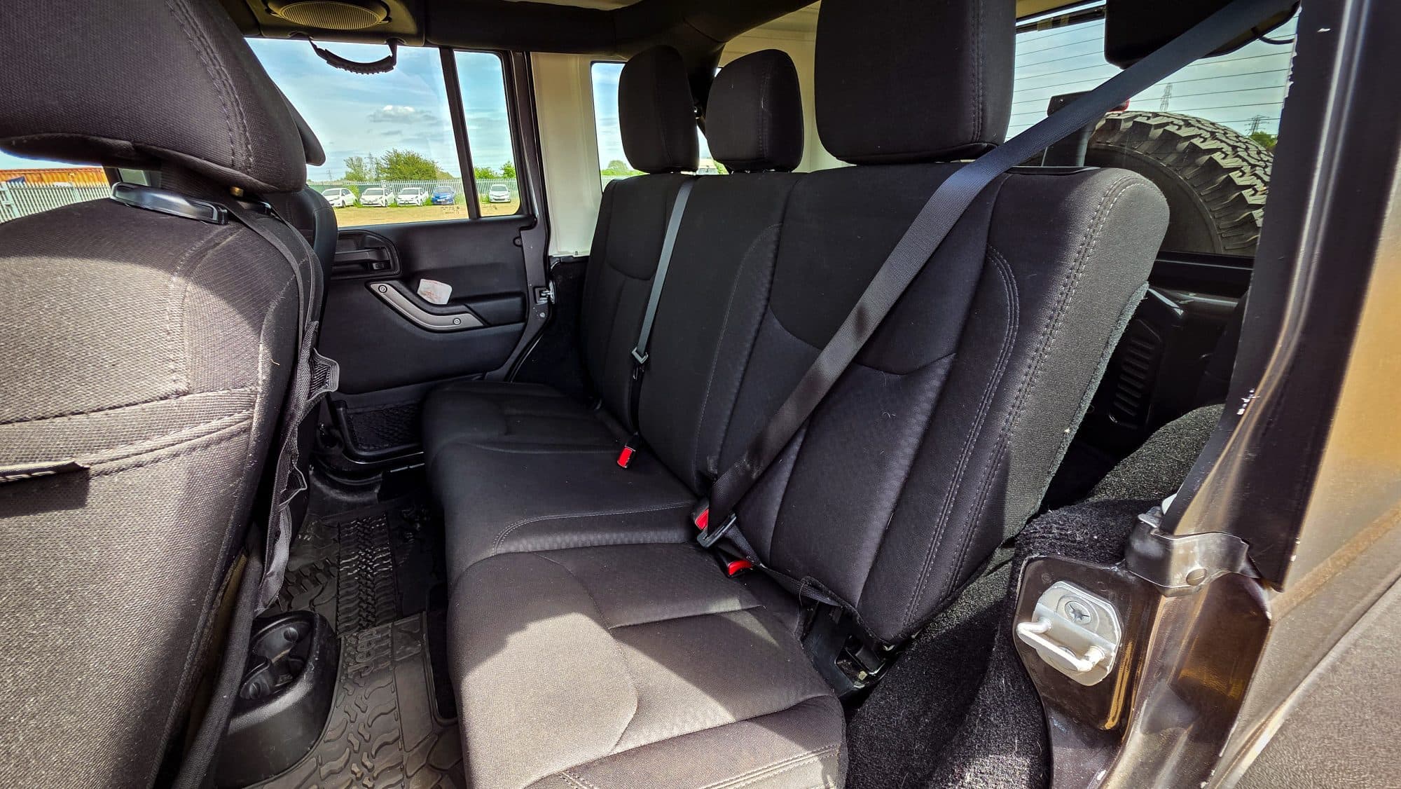 Jeep Wrangler 3.6 V6 JK Edition SUV 4dr Petrol Auto 4WD Euro 6 (280 bhp) — frame 49 of 62