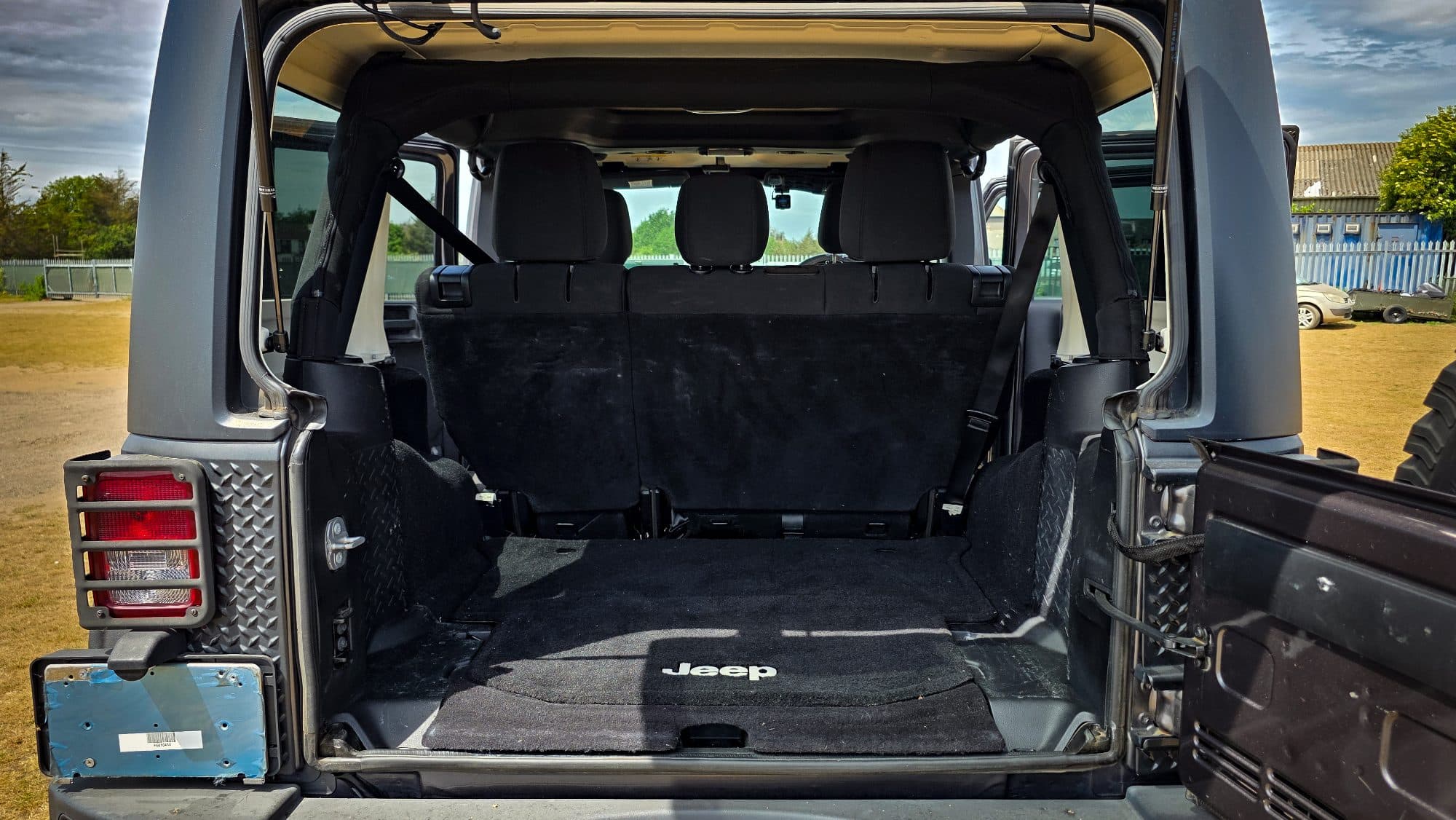 Jeep Wrangler 3.6 V6 JK Edition SUV 4dr Petrol Auto 4WD Euro 6 (280 bhp) — frame 56 of 62