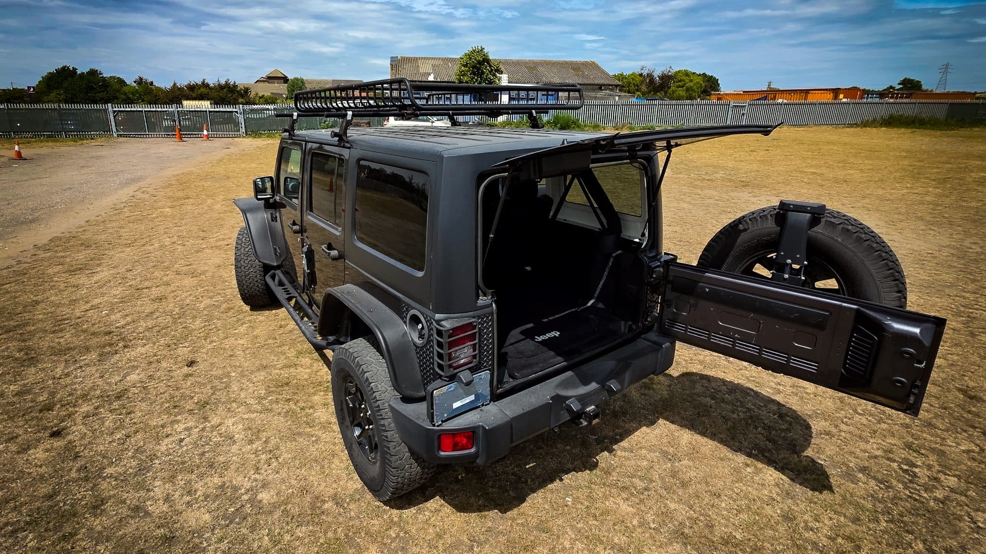 Jeep Wrangler 3.6 V6 JK Edition SUV 4dr Petrol Auto 4WD Euro 6 (280 bhp) — frame 61 of 62